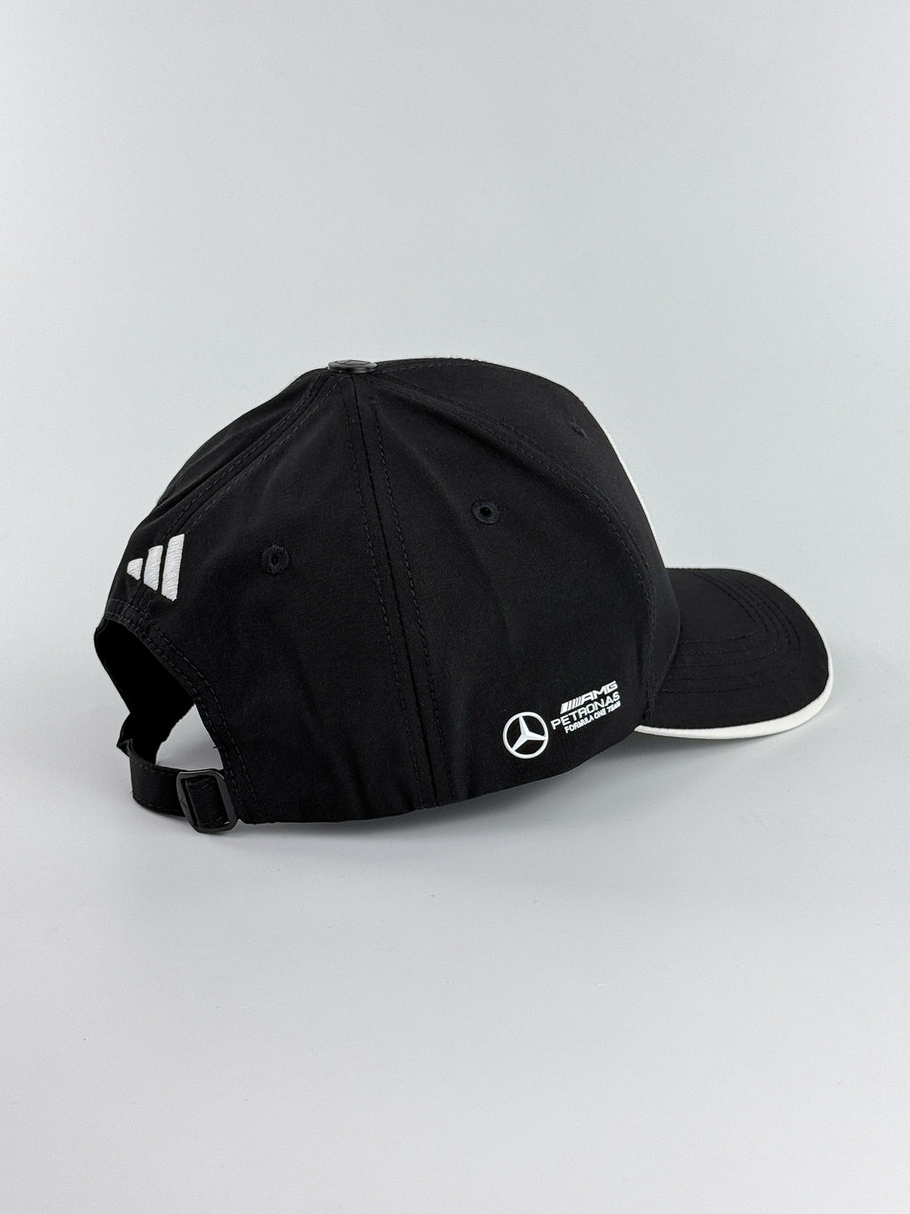 MERCEDES BENZ BORDADA X ADIDAS