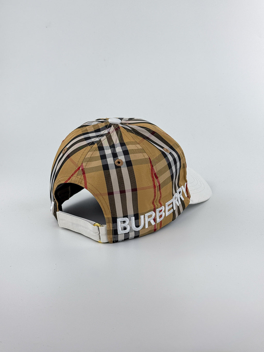BURBERRY BORDADA GAMA ALTA
