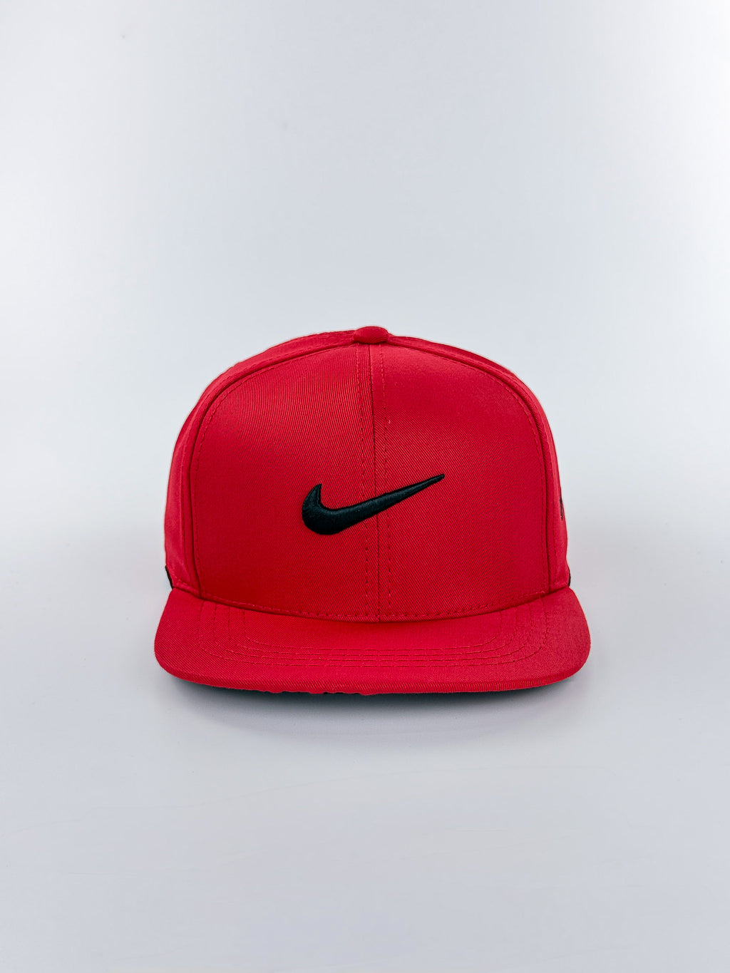 NIKE PLANA CHULO BORDADO