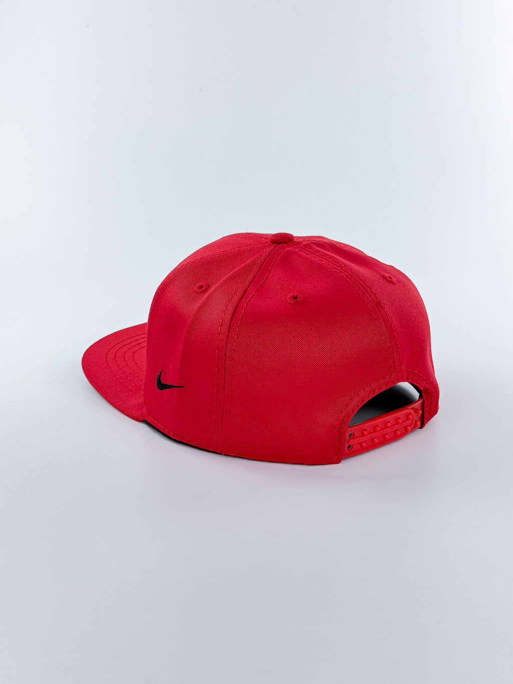 NIKE PLANA CHULO BORDADO