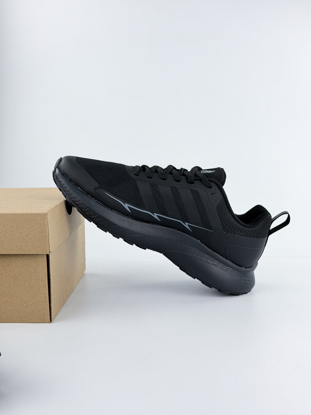 ADIDAS MARATHON X