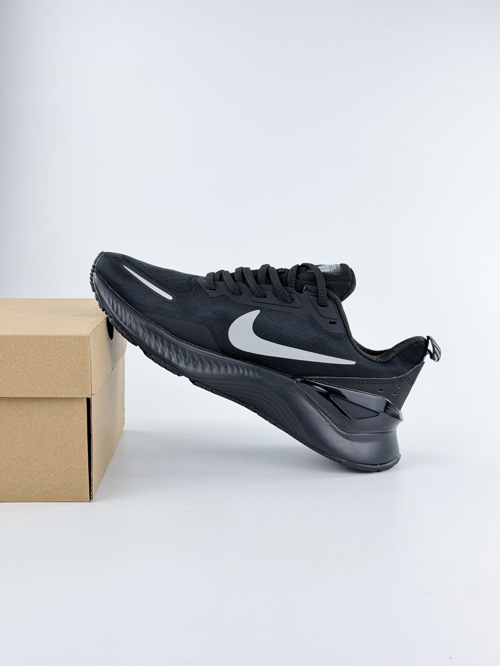 NIKE ZOOM RUSH