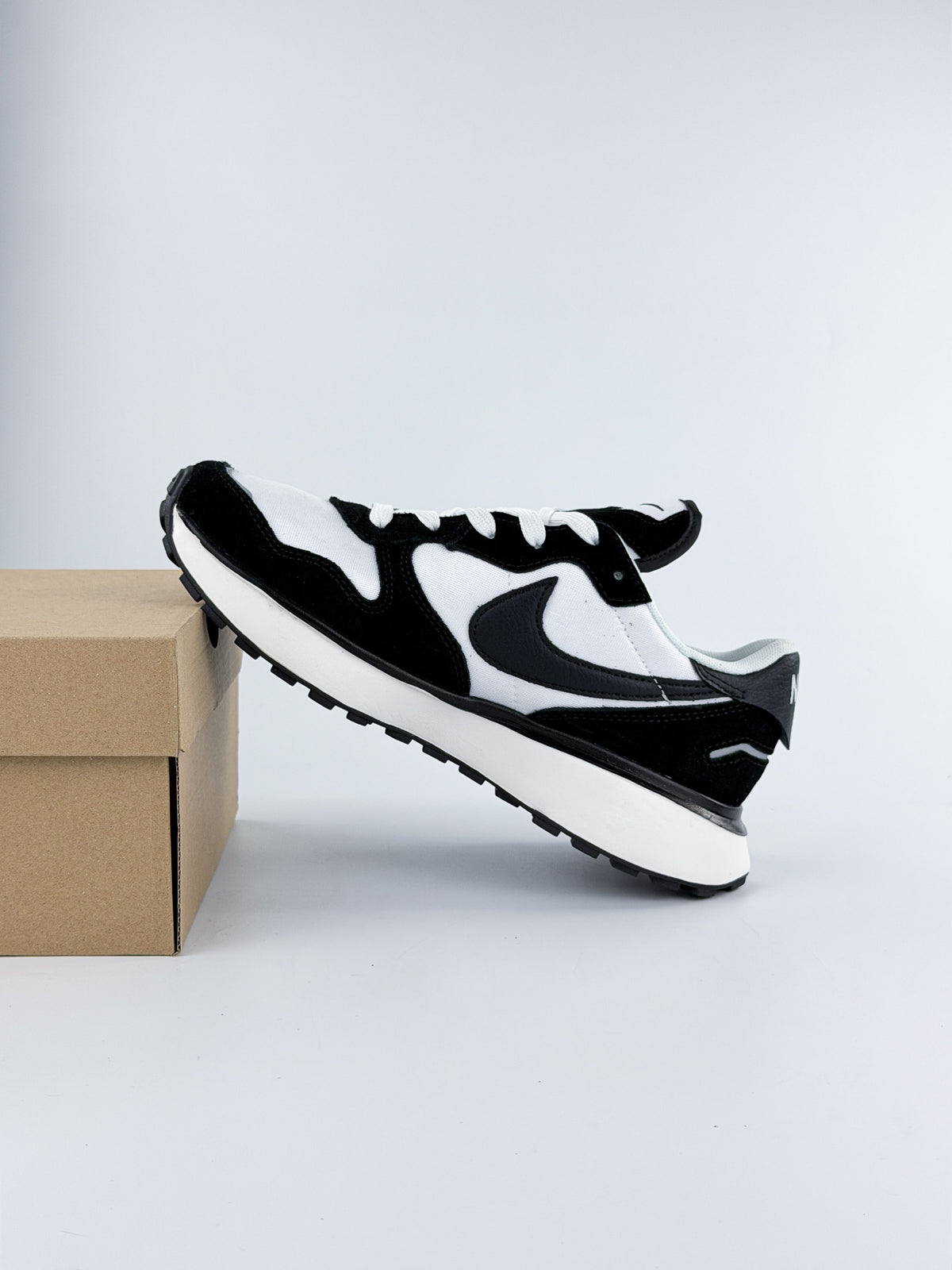 NIKE PHOENIX WAFFLE