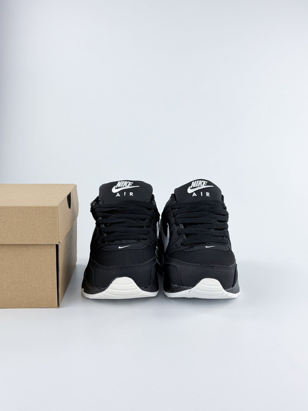 NIKE AIR MAX COMMAND