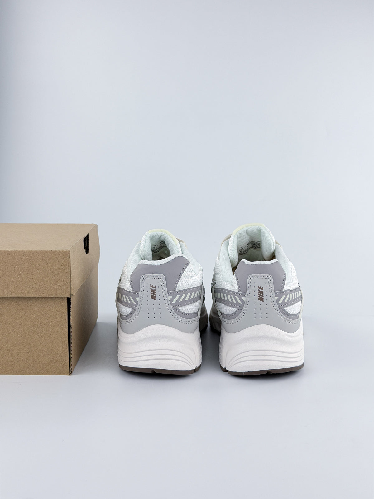 NIKE INITIATOR