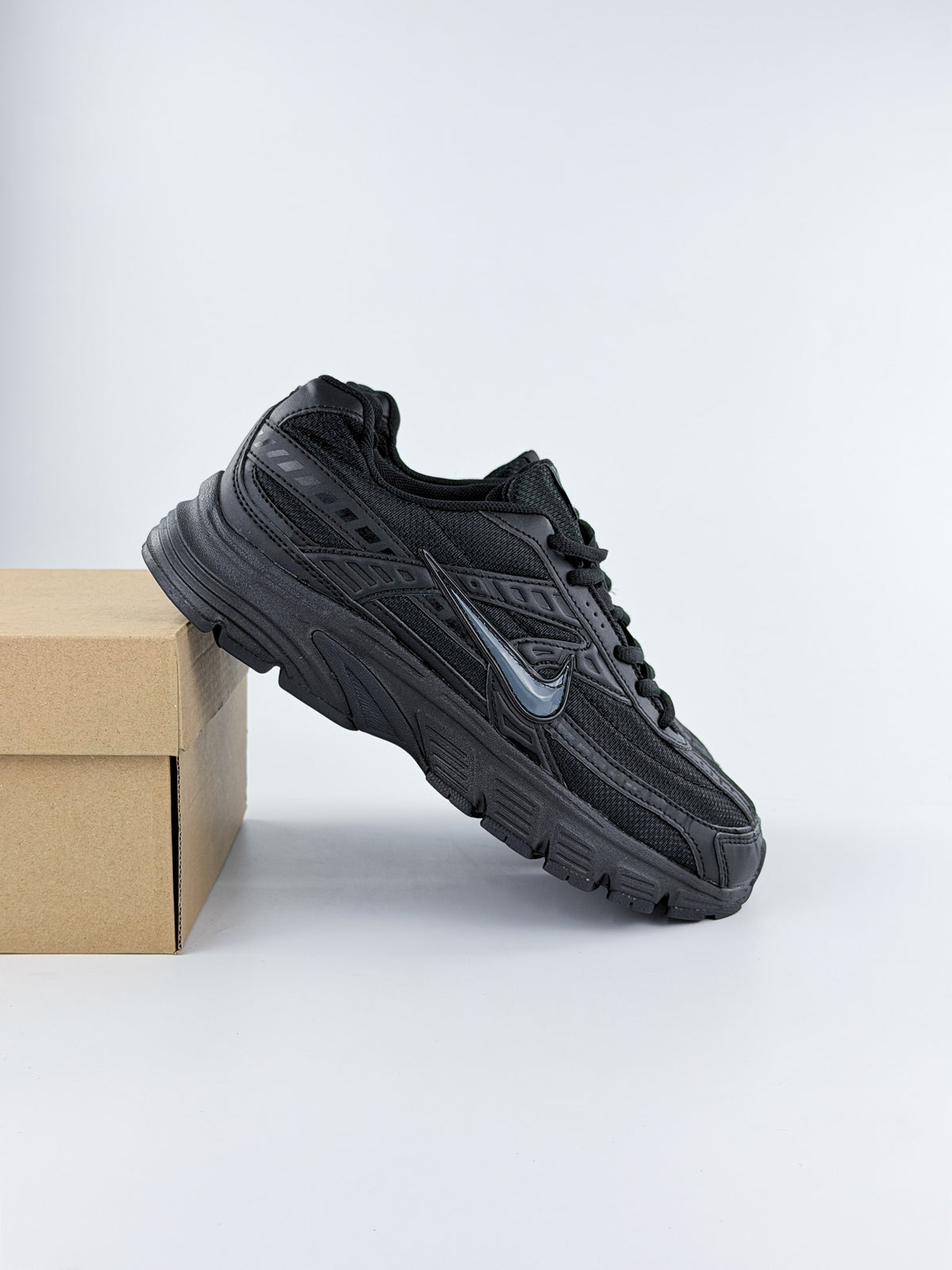 NIKE INITIATOR