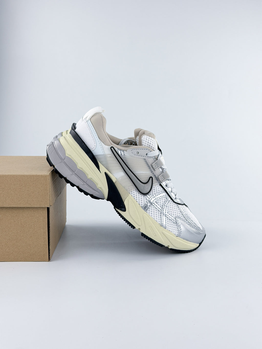 NIKE V2K RUNNING