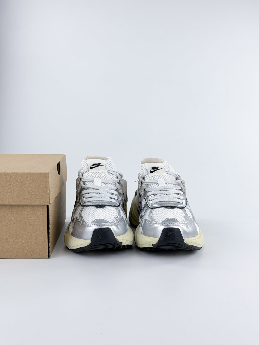 NIKE V2K RUNNING