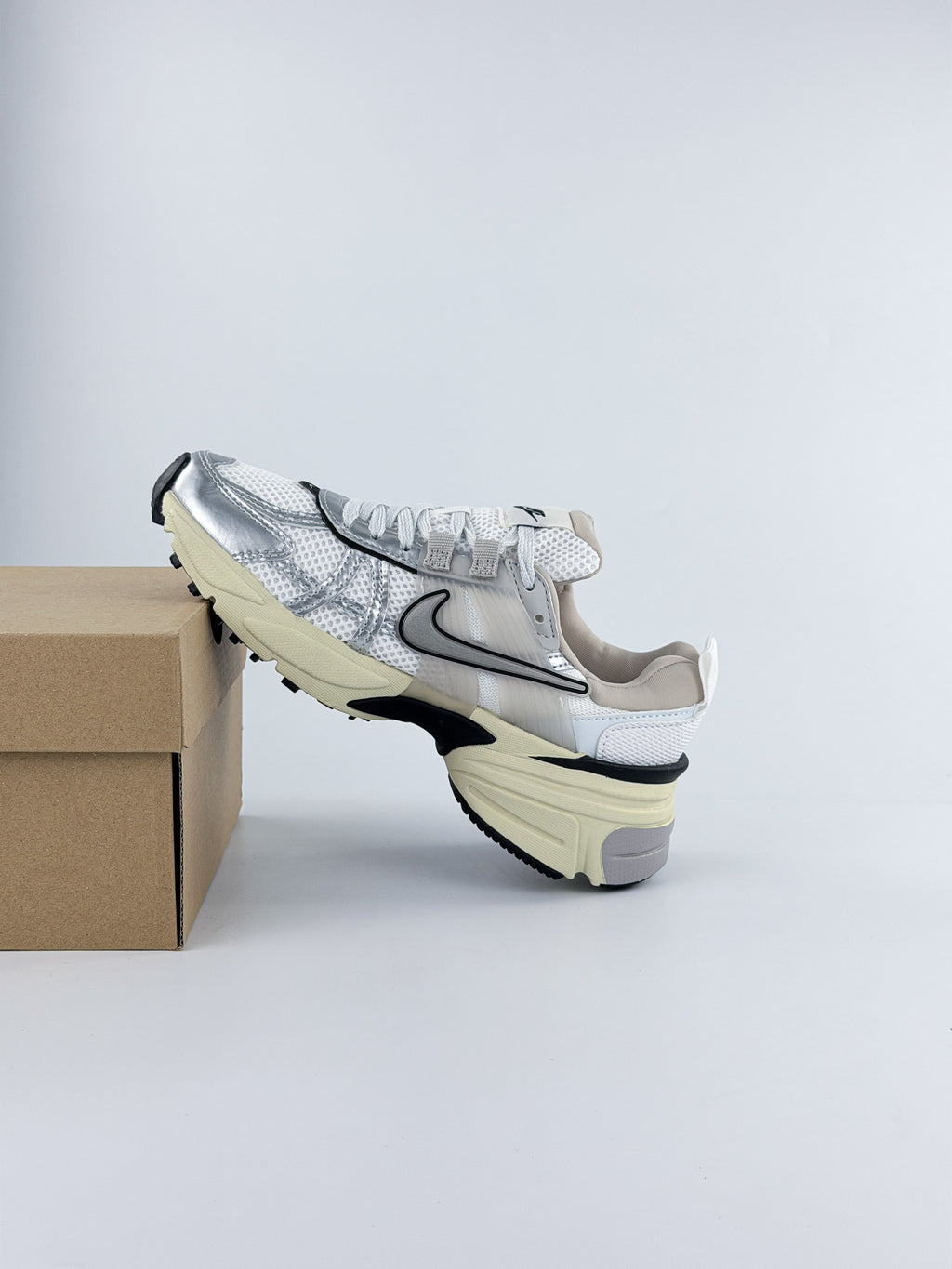 NIKE V2K RUNNING