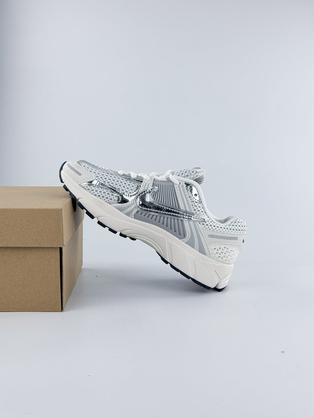 NIKE ZOOM VOMERO 5 BUBBLE