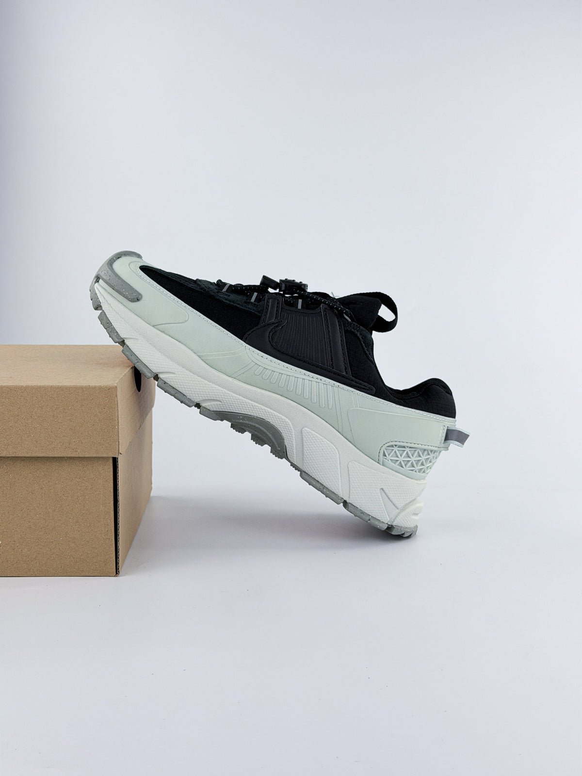 NIKE ZOOM VOMERO ROAM