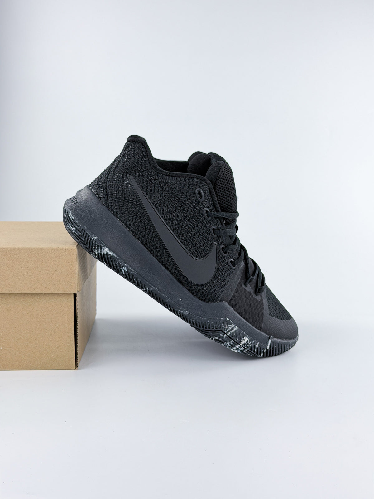 NIKE KYRIE IRVING 3