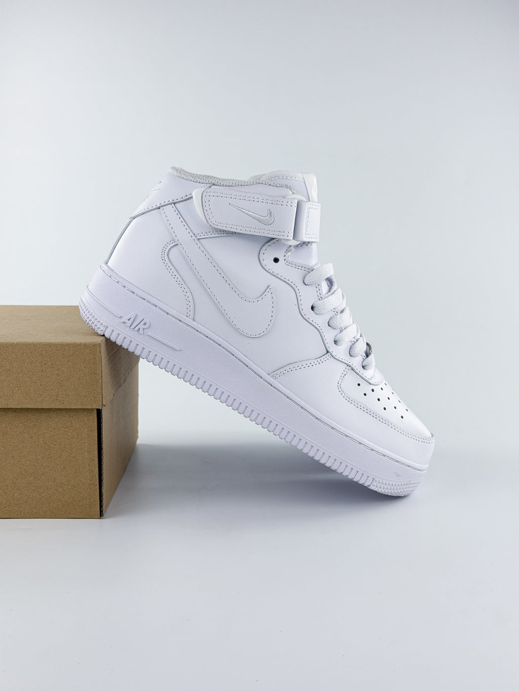 NIKE AIR FORCE ONE HIGH 07