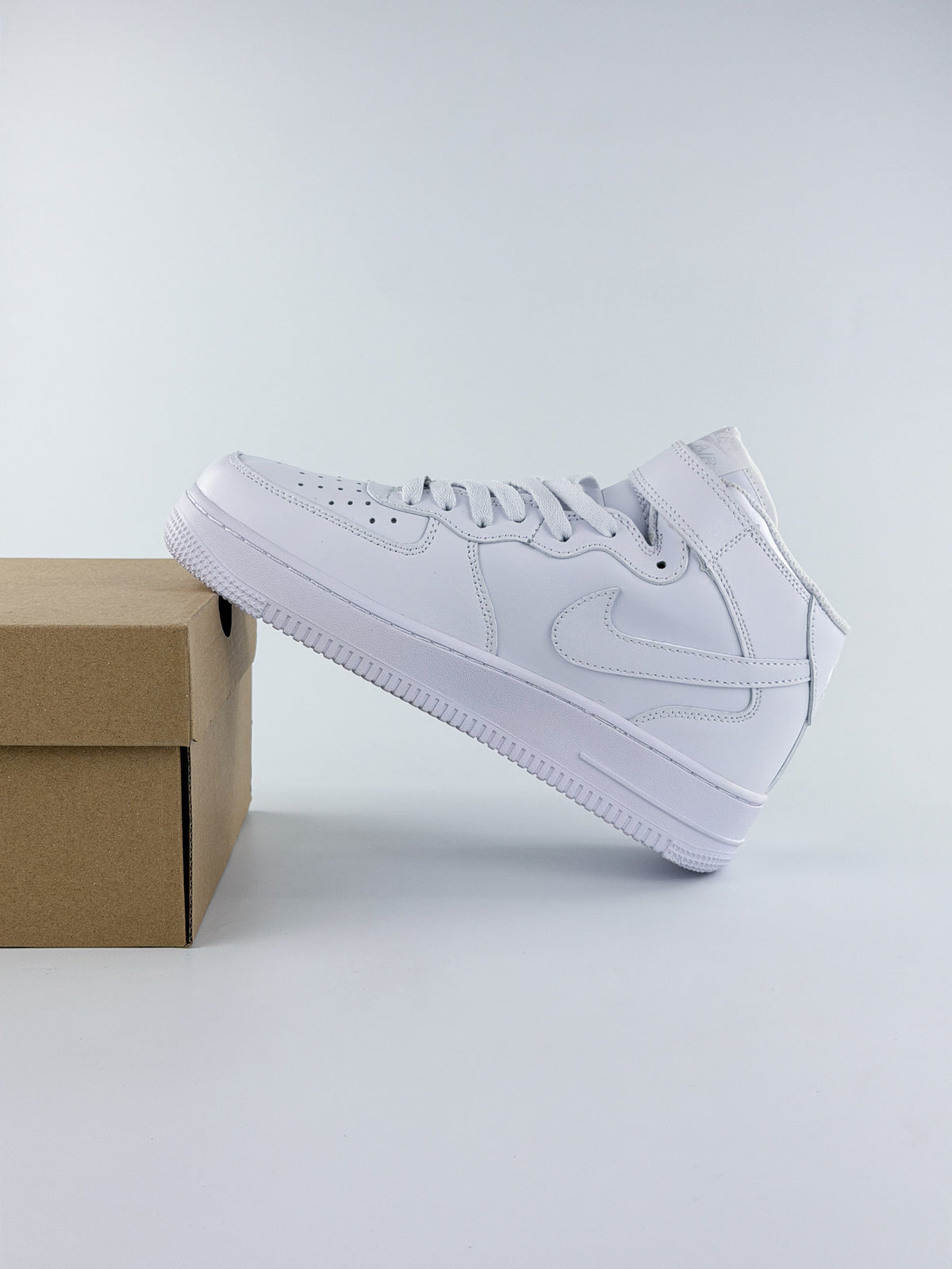 NIKE AIR FORCE ONE HIGH 07