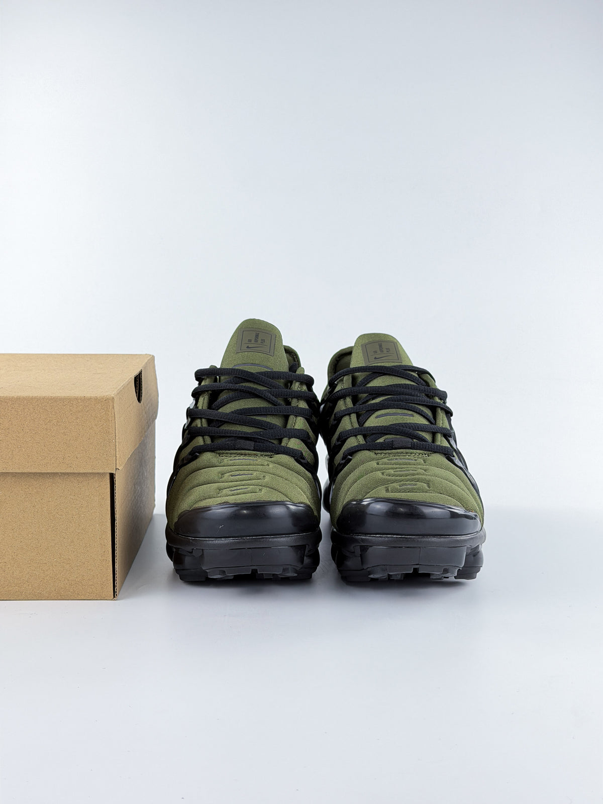 NIKE AIR VAPORMAX PLUS