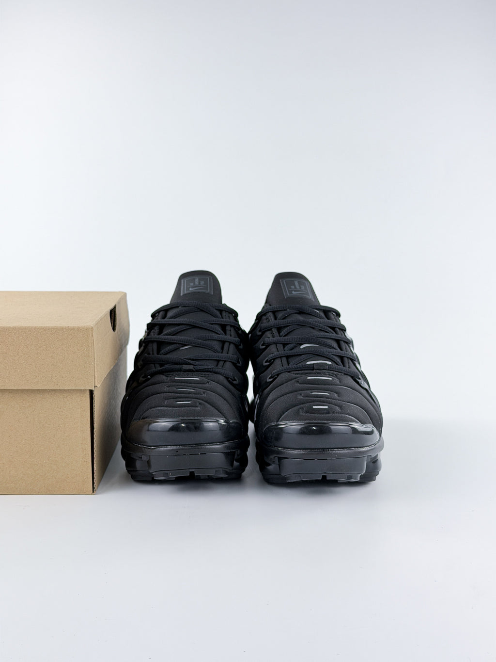 NIKE AIR VAPORMAX PLUS