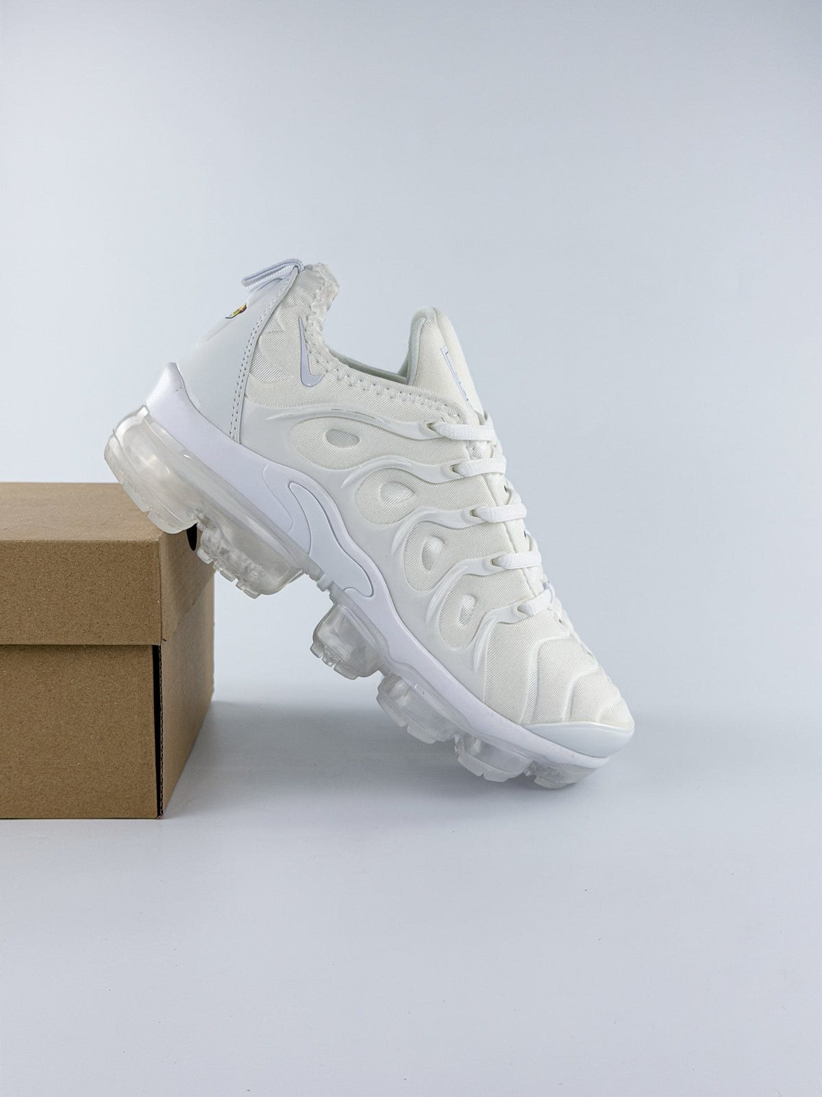 NIKE AIR VAPORMAX PLUS