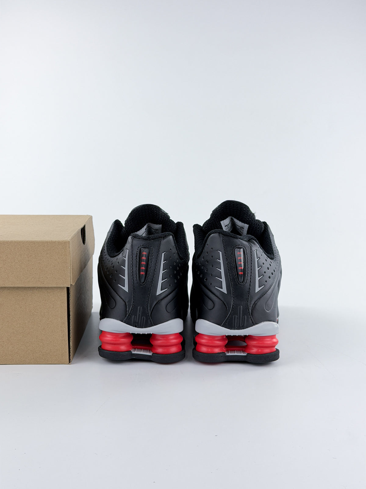 NIKE SHOX R4 TWO COLOR