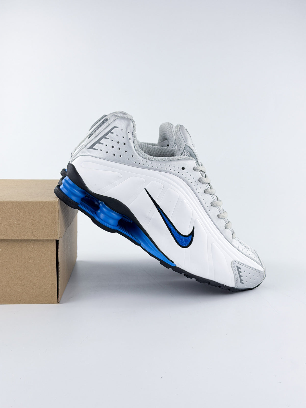 NIKE SHOX R4 TWO COLOR