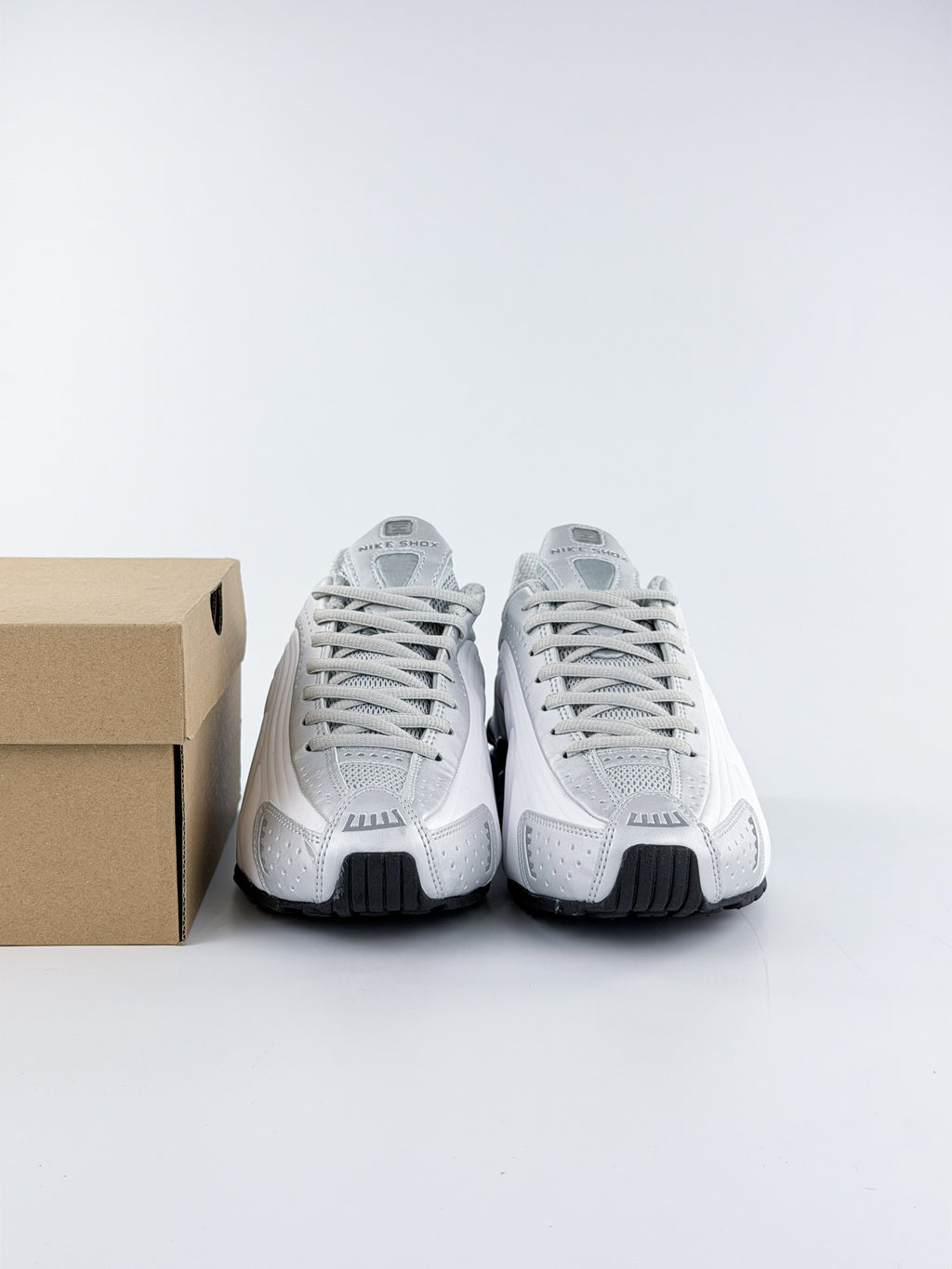 NIKE SHOX R4 TWO COLOR