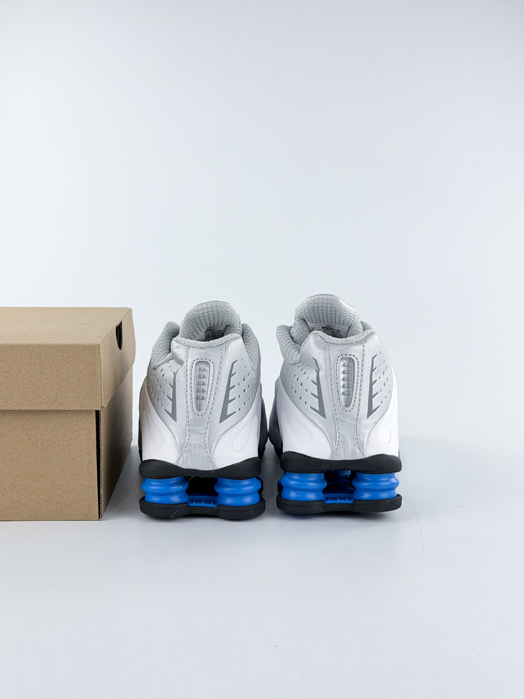NIKE SHOX R4 TWO COLOR
