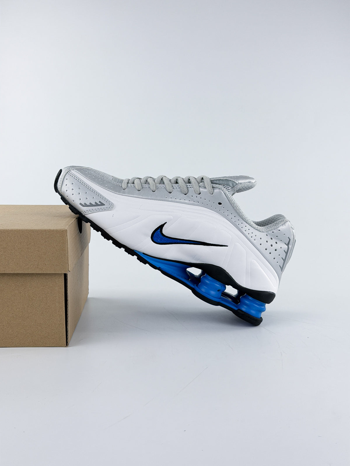 NIKE SHOX R4 TWO COLOR