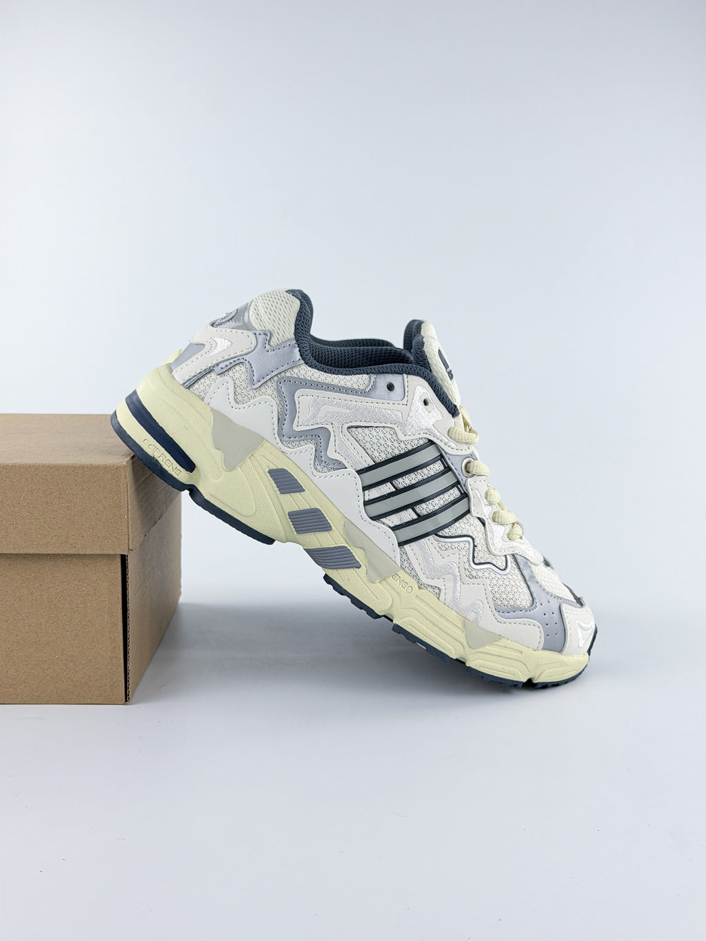 ADIDAS RESPONSE CL X BADBUNNY