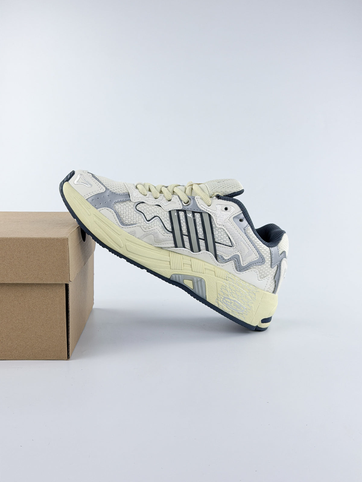 ADIDAS RESPONSE CL X BADBUNNY