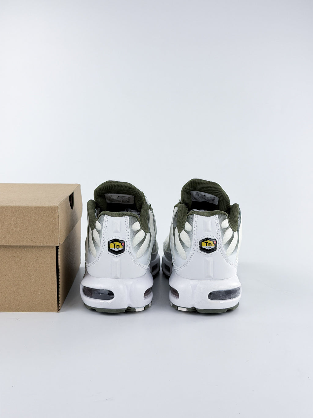 NIKE AIR MAX TN OLIVE