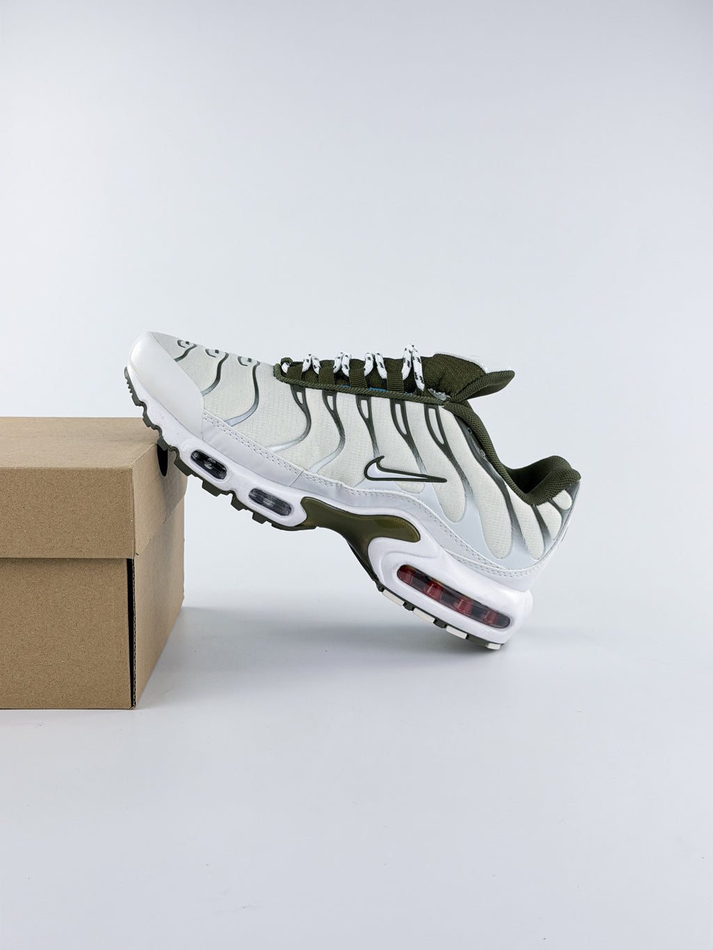 NIKE AIR MAX TN OLIVE