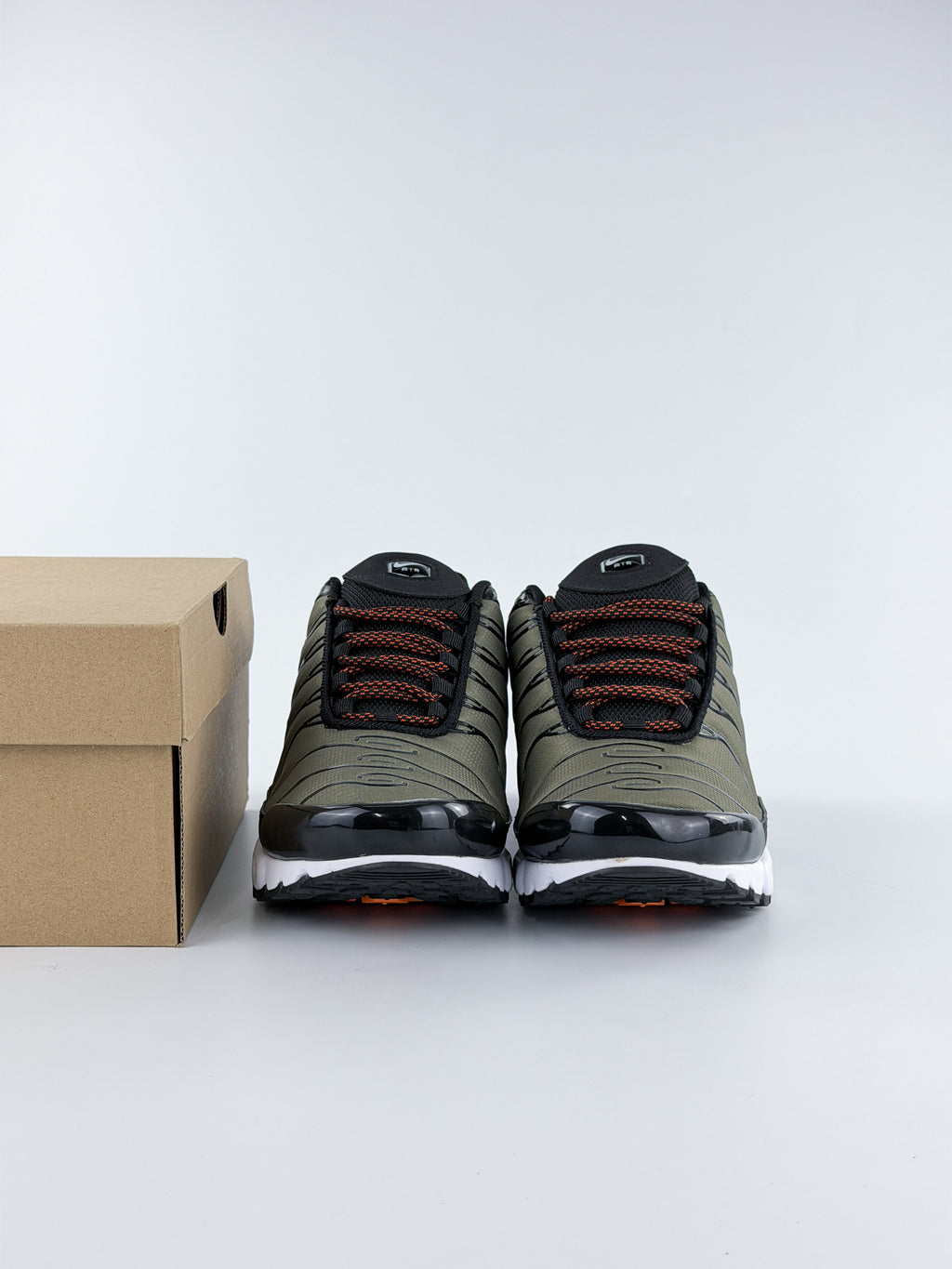 NIKE AIR MAX TN OLIVE STRIKE