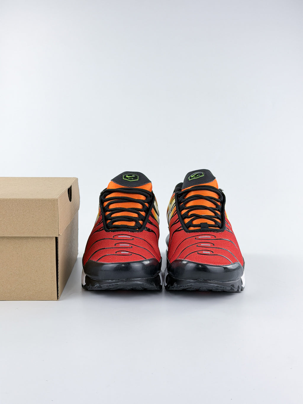 NIKE AIR MAX TN SOLAR FLARE