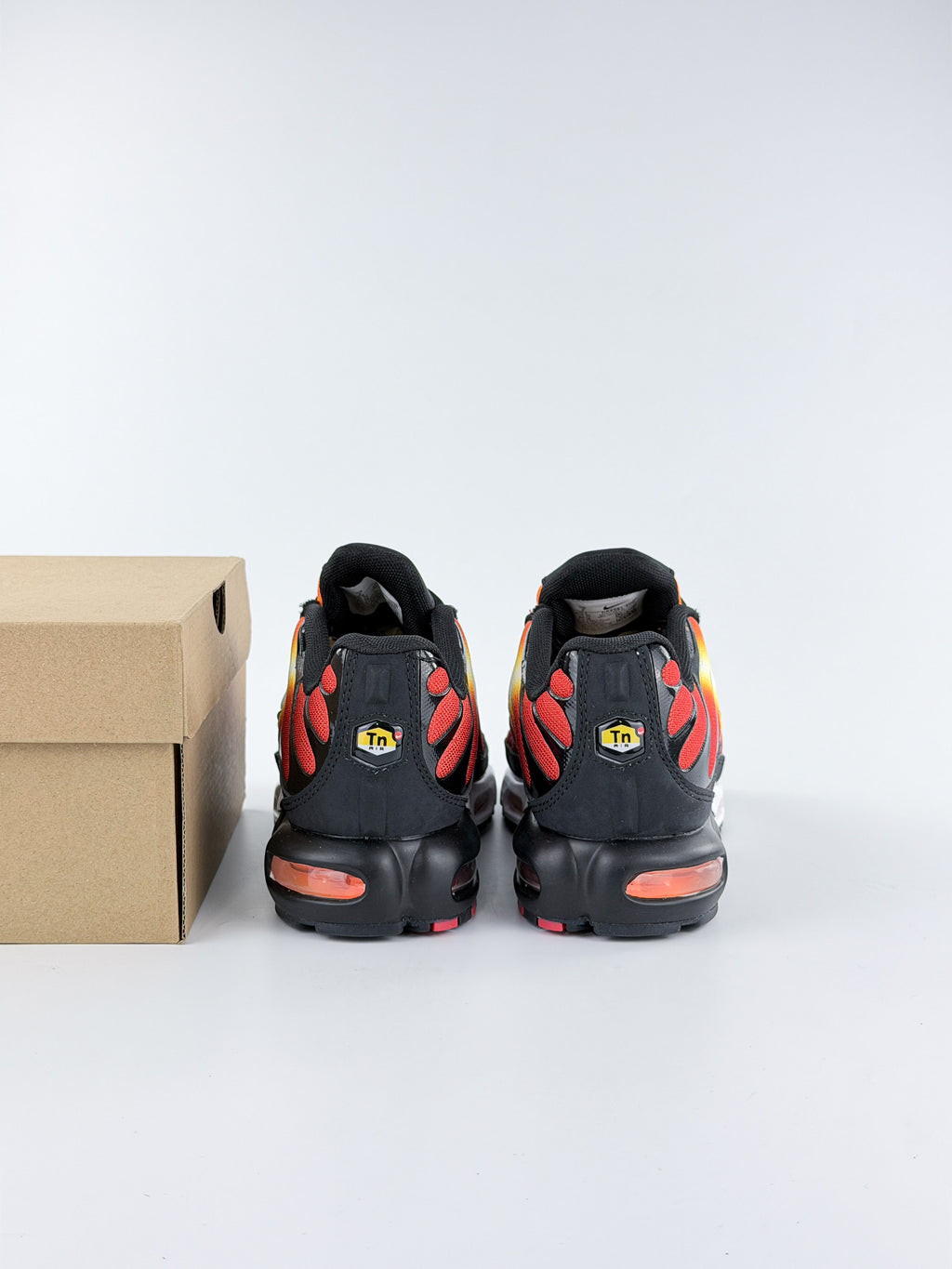 NIKE AIR MAX TN SOLAR FLARE