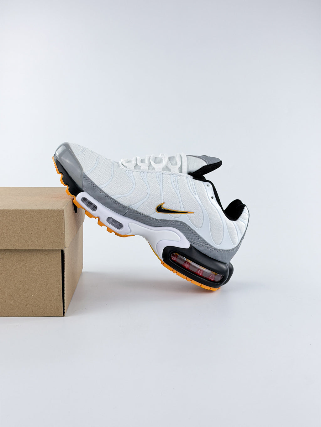 NIKE AIR MAX TN YELLOW STRIKE
