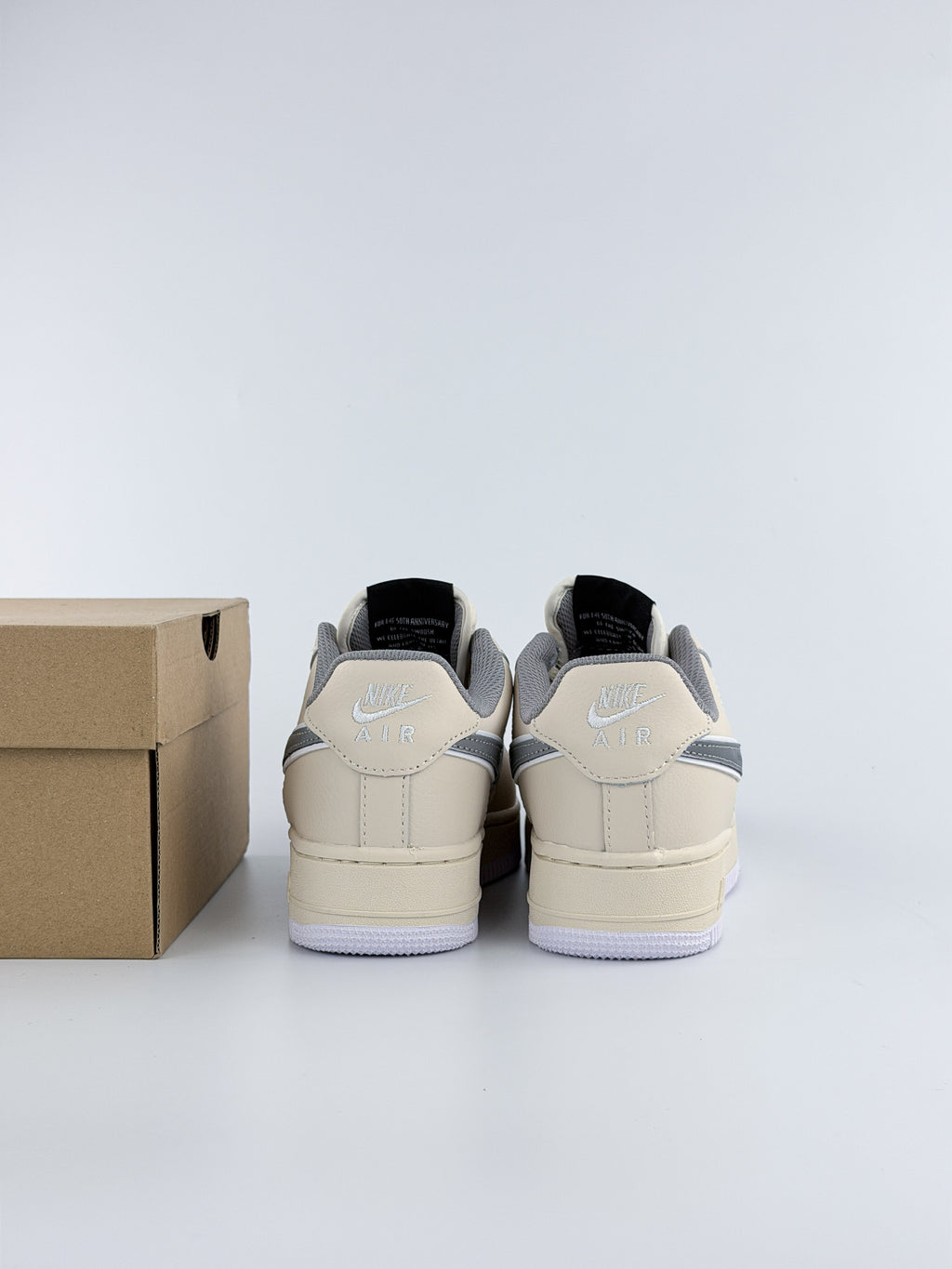 NIKE AIR FORCE 1 OG CREAM
