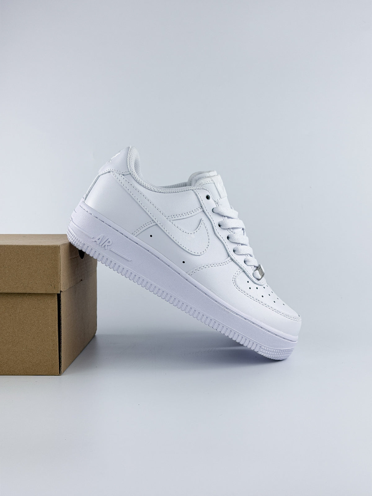 NIKE AIR FORCE LOW 1 07