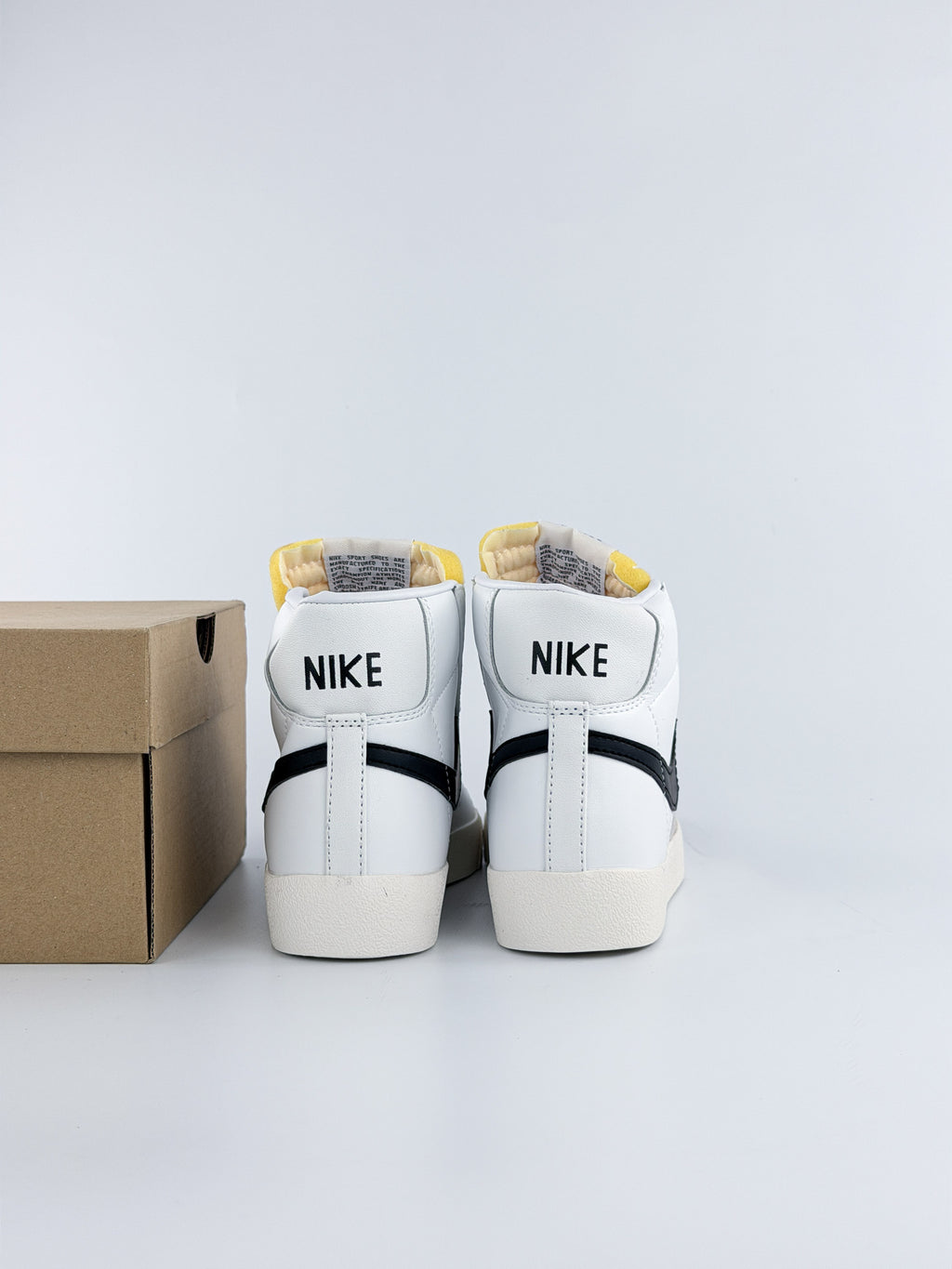 NIKE BLAZER MID 77