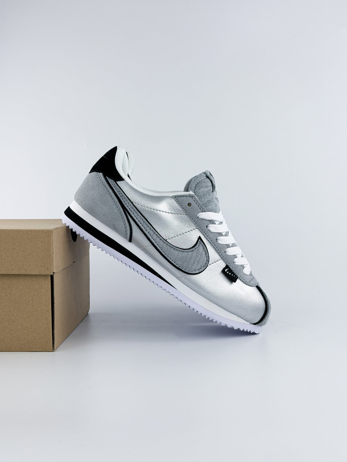 NIKE CORTEZ ALL PETAL UNITED