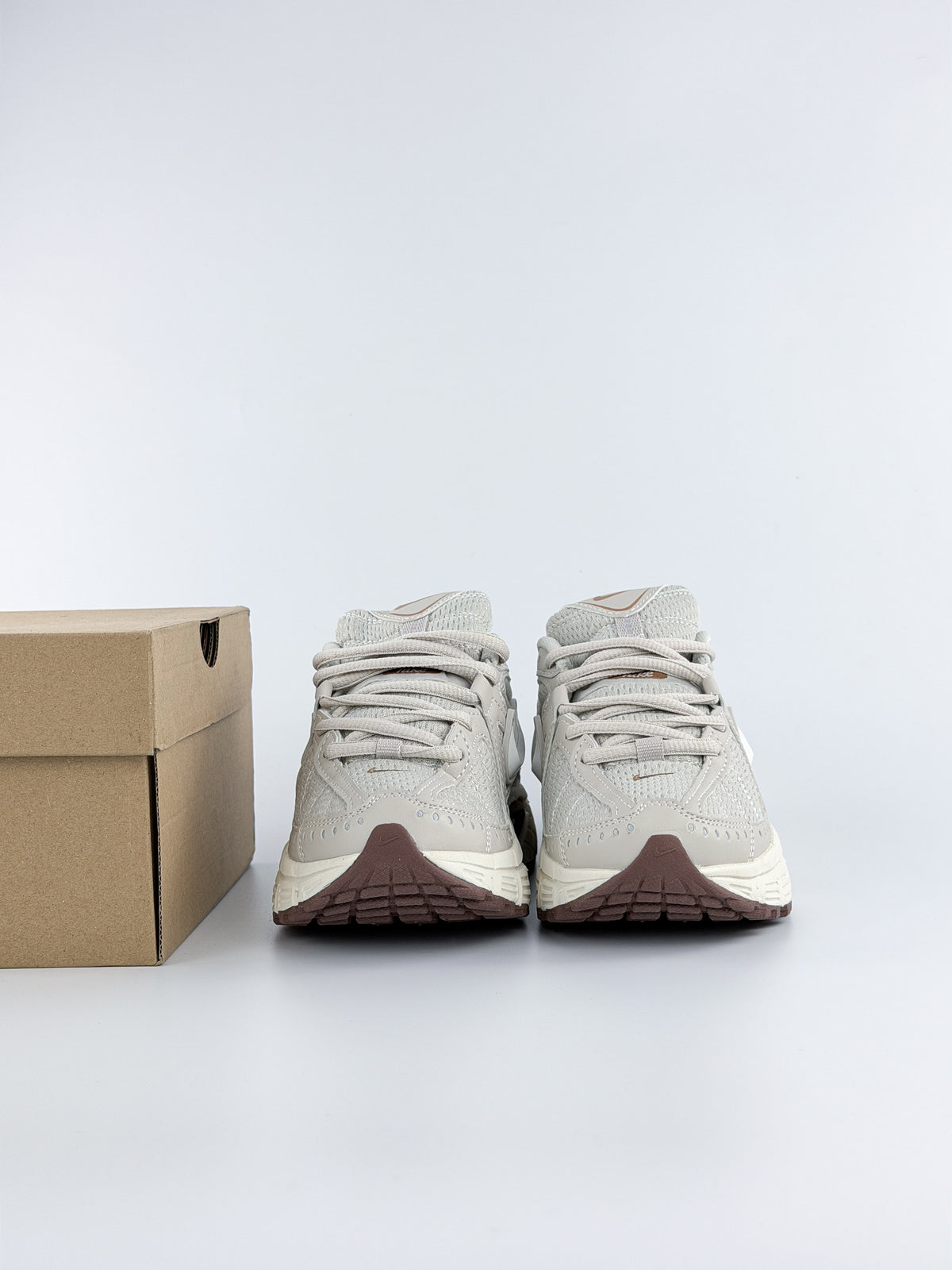 NIKE P-7000