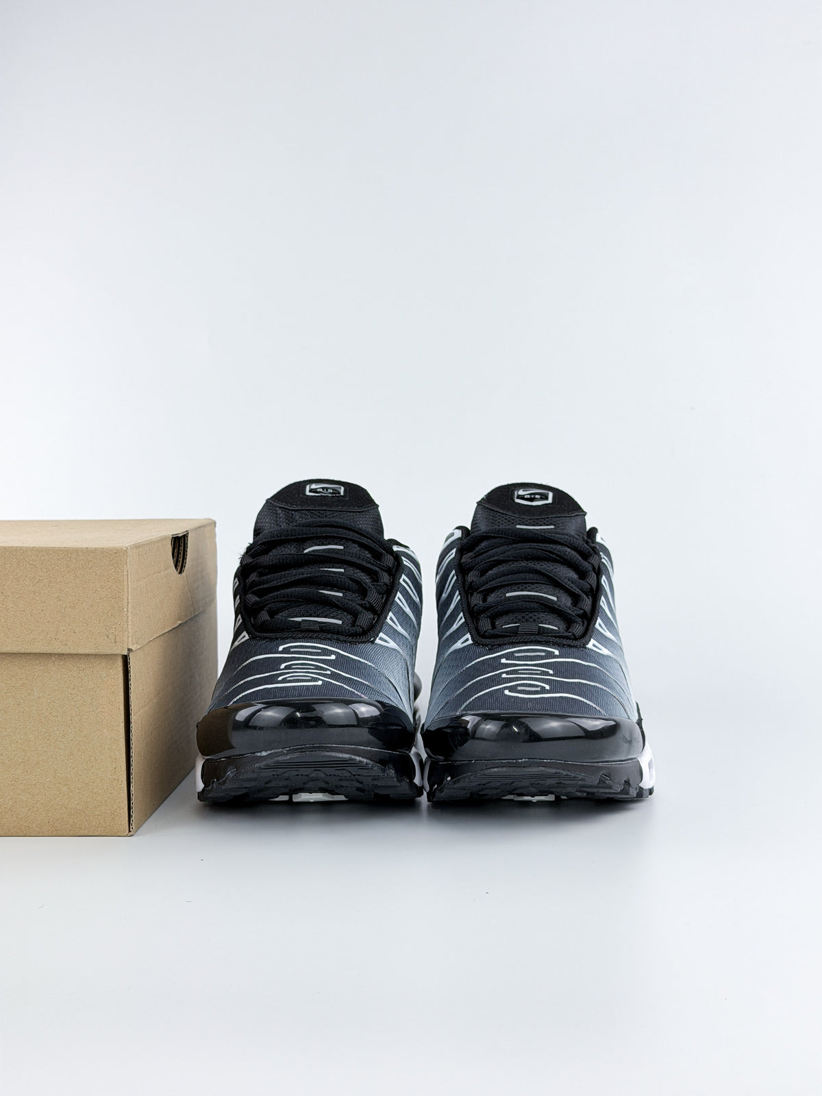 NIKE AIR MAX TN SILVER BULLET