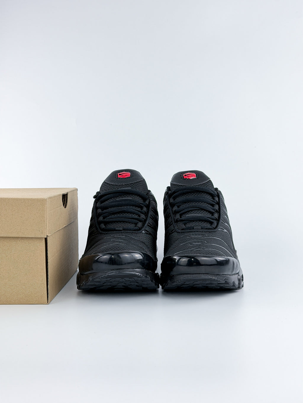 NIKE AIR MAX TN BLACK NIKE RED