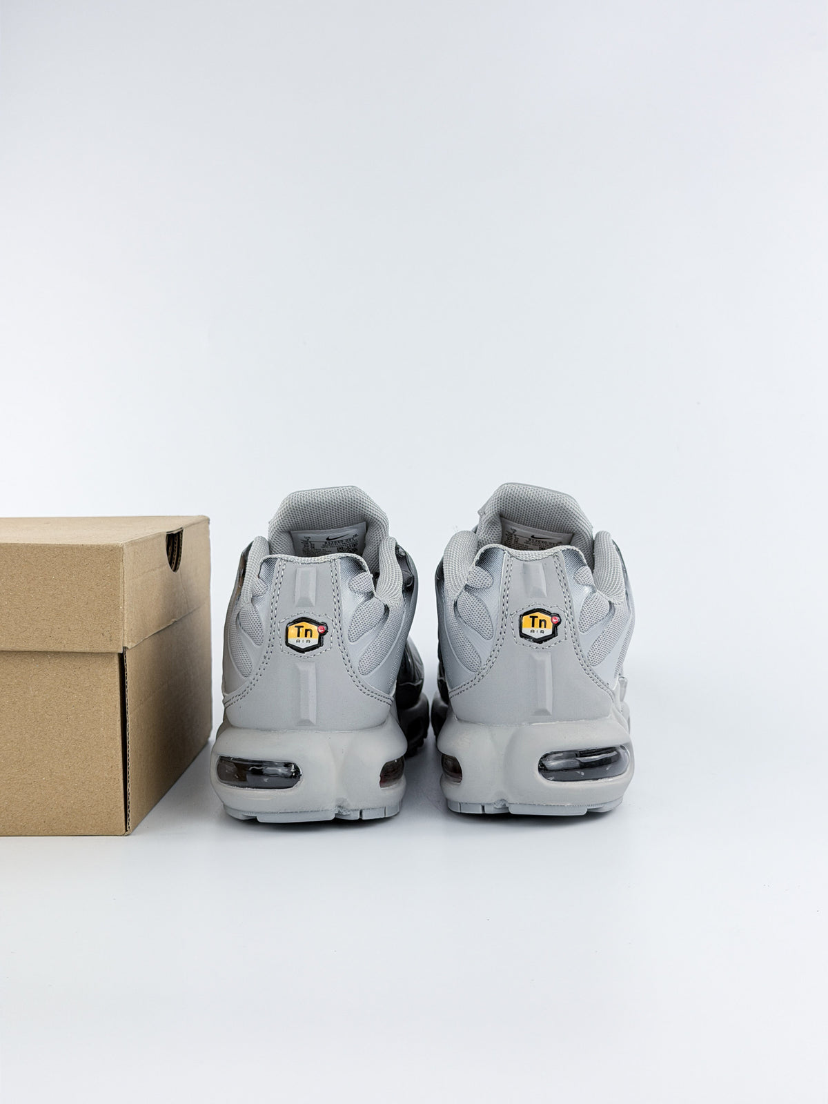 NIKE AIR MAX TN TRIPLE GREY