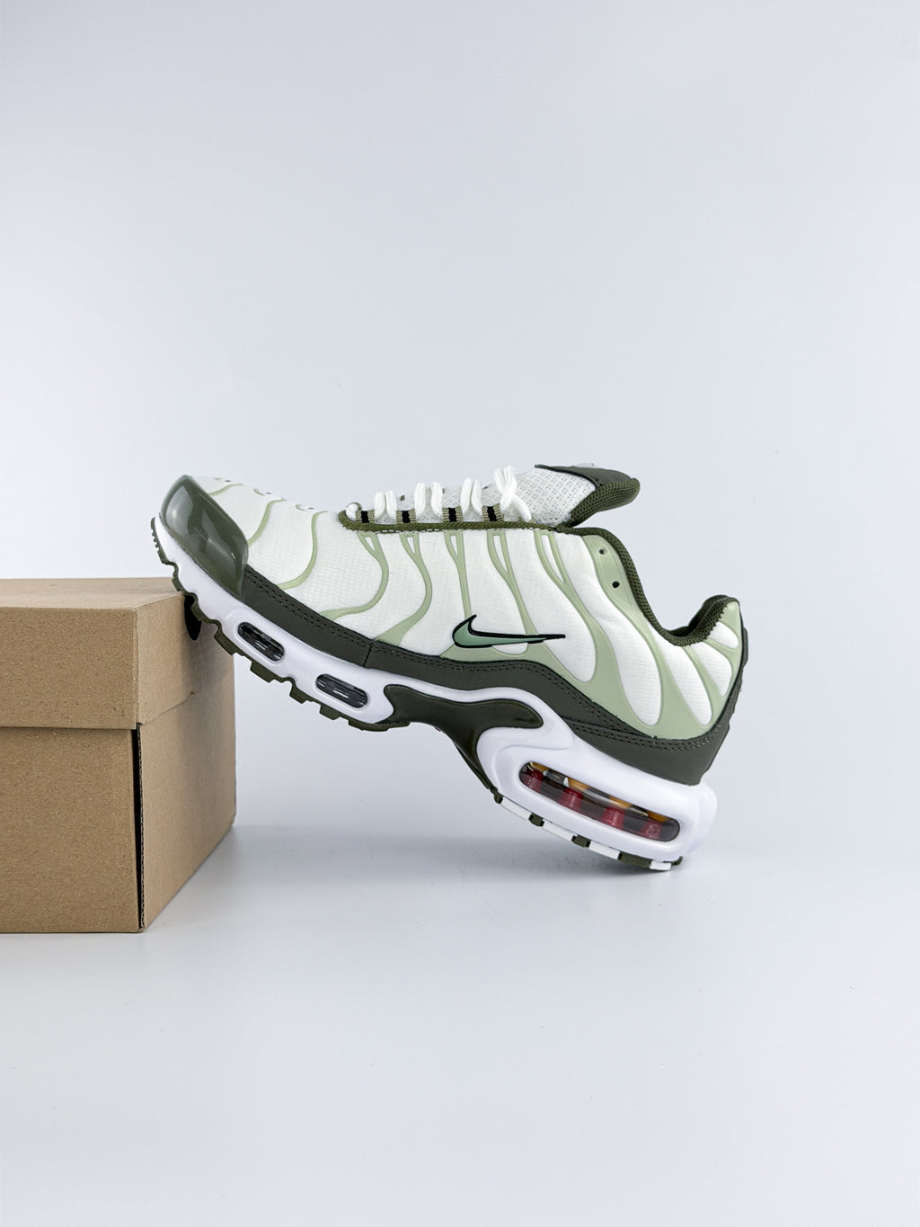 NIKE AIR MAX TN OLIVE SHADOW