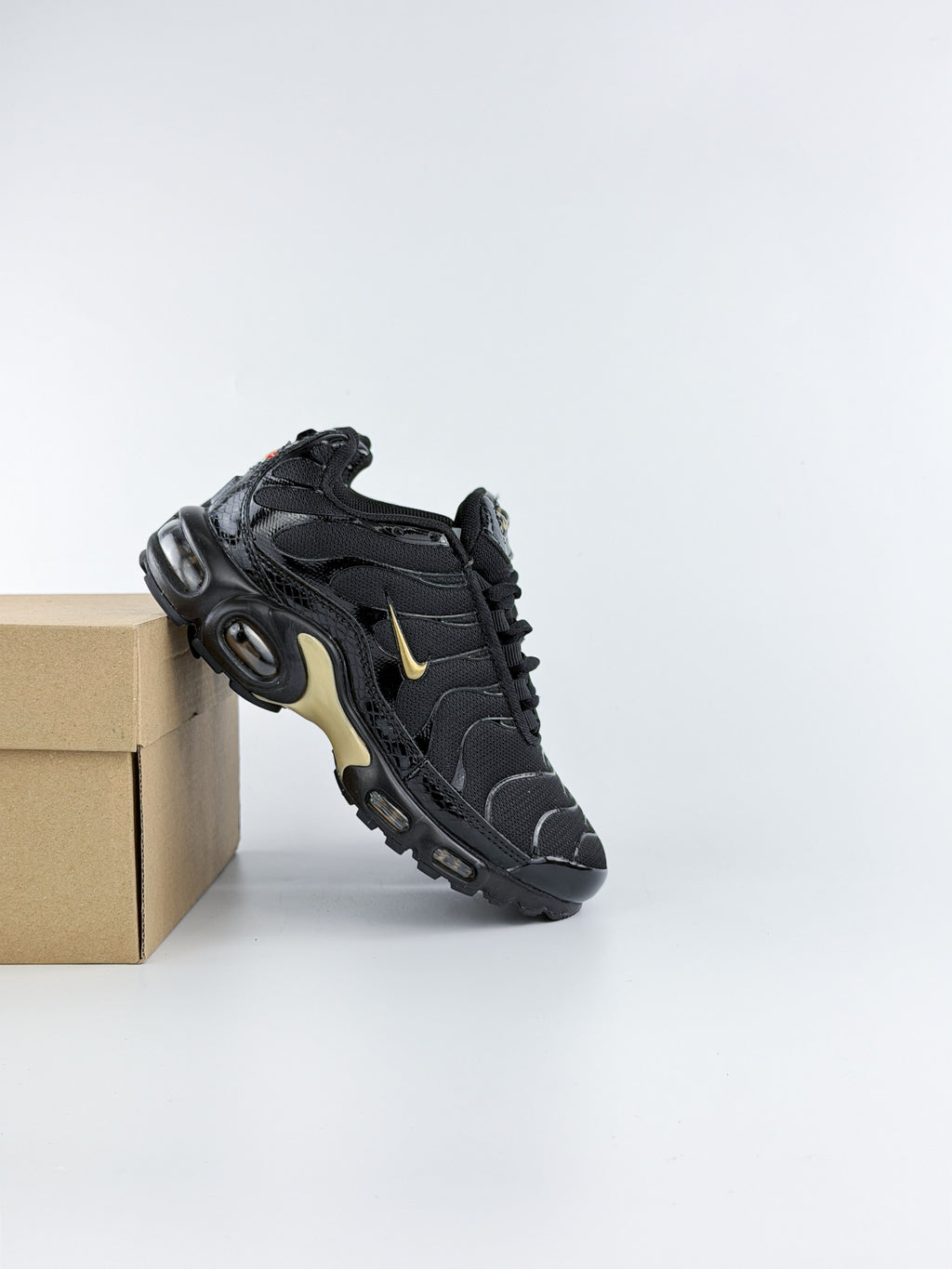 NIKE AIR MAX TN BLACK GOLDEN KIDS