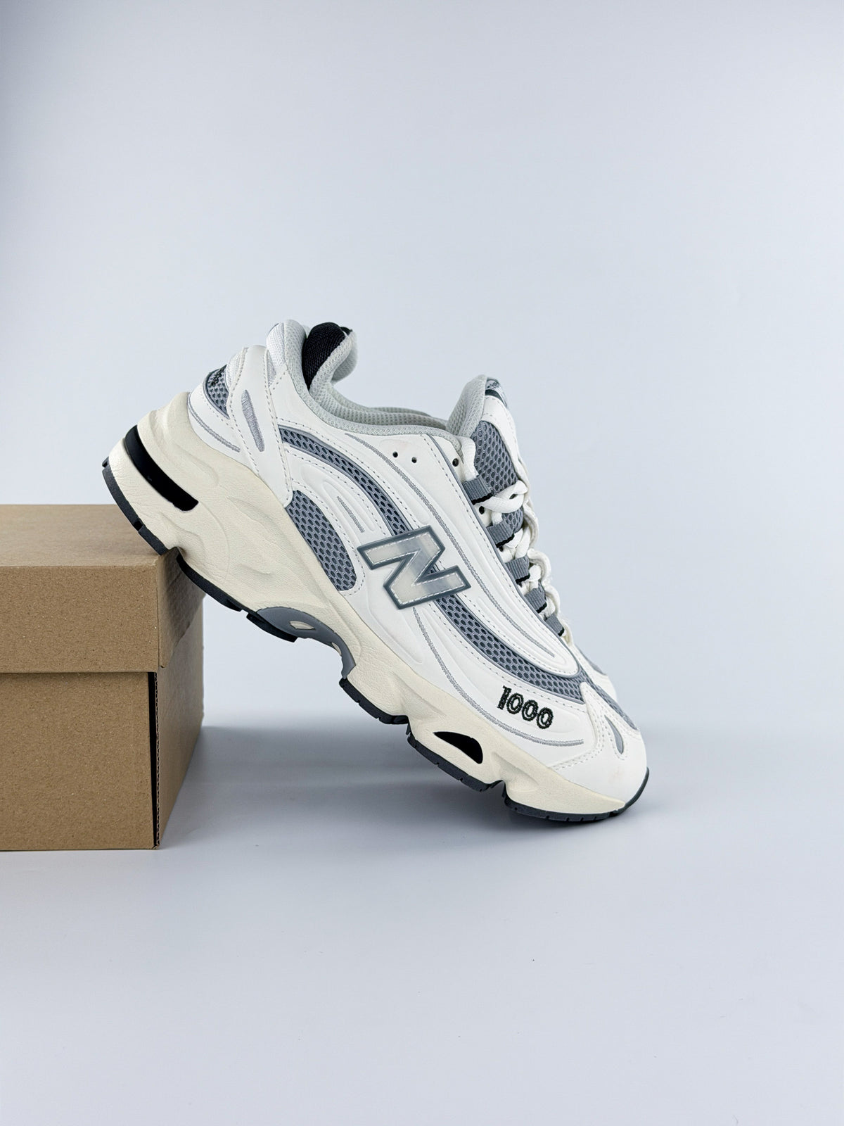 NEW BALANCE 1000 BEIGE