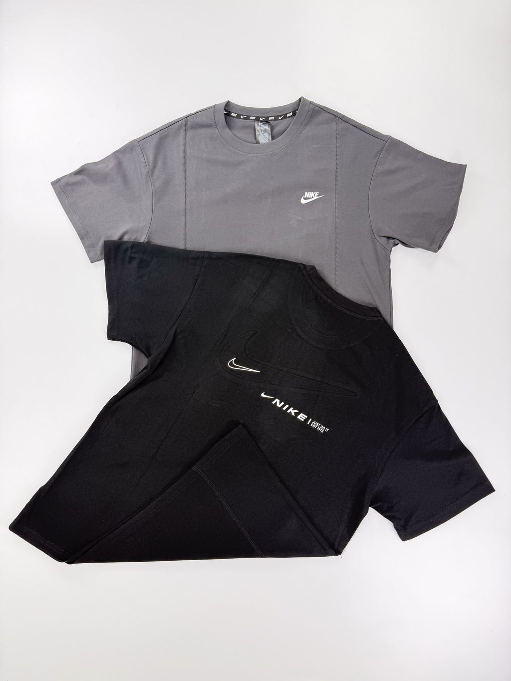 NIKE VERTICAL SEAMS CORE