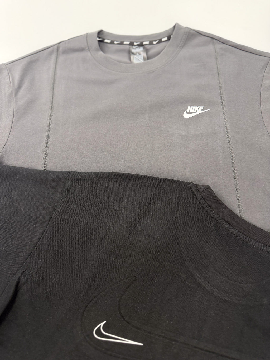 NIKE VERTICAL SEAMS CORE