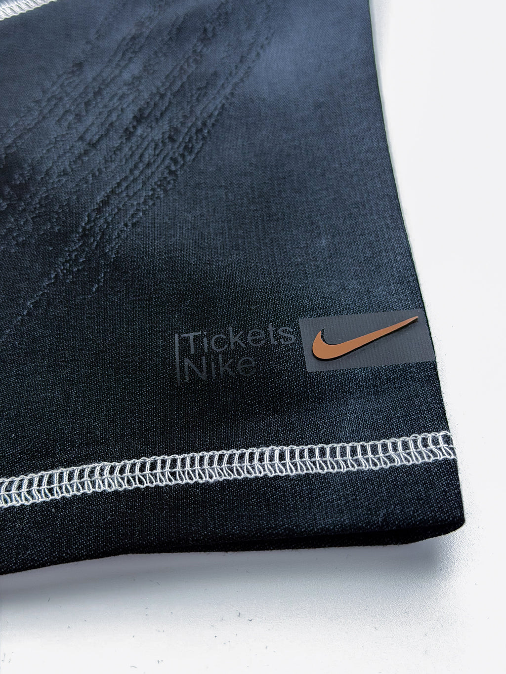 NIKE SPORT SEAMS CONTOUR